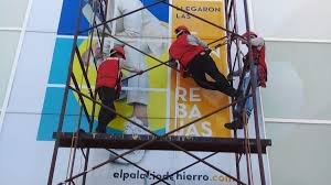 Instalación de letreros y espectaculares